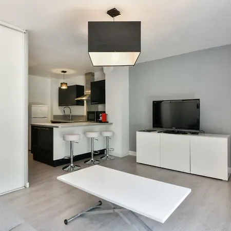 Modern Studio With Terrace And Swimming-pool In Mandelieu-la-napoule *